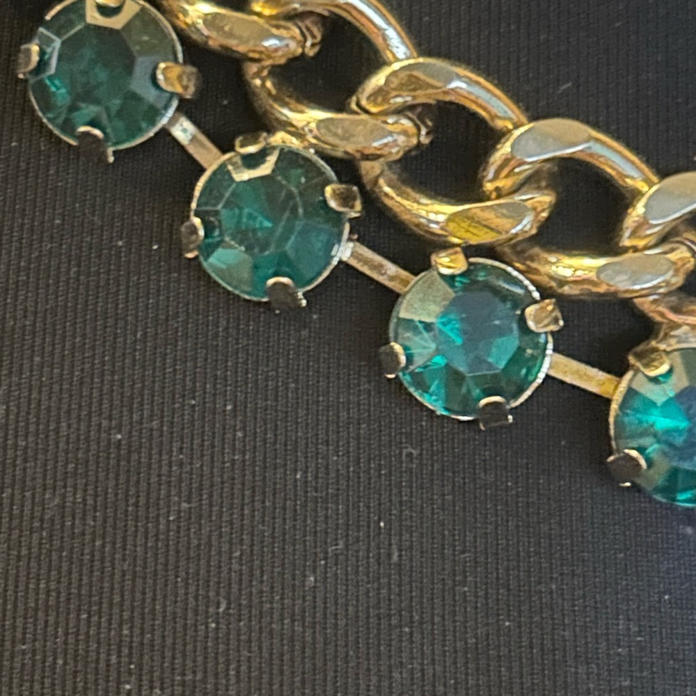 Vintage costume gold tone green gemstones dark necklace - Picture 4 of 6
